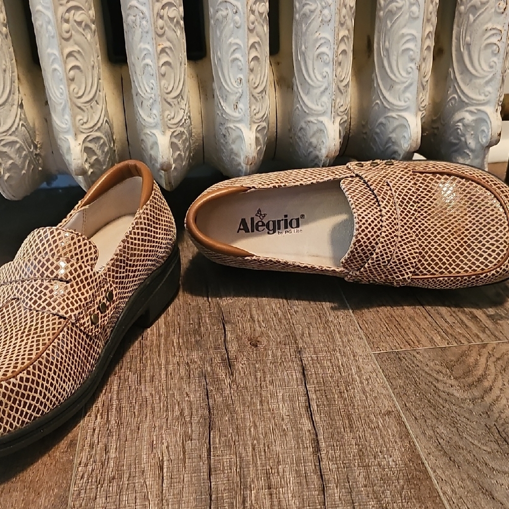 Alegria Women's Tan Snake-Print Slip-On Loafers